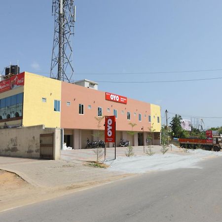 Oyo 14735 Nakshatra Grand 티루파티 외부 사진