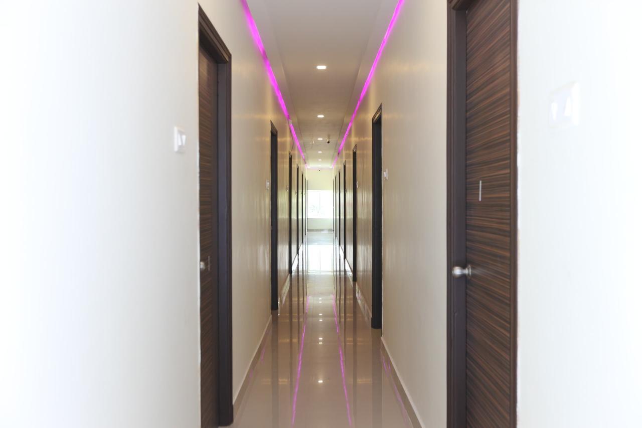 Oyo 14735 Nakshatra Grand 티루파티 외부 사진