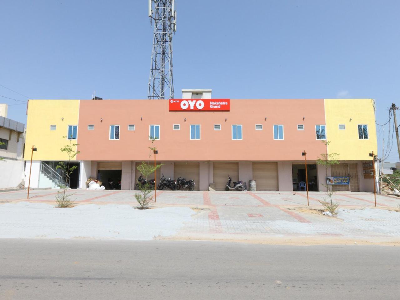 Oyo 14735 Nakshatra Grand 티루파티 외부 사진